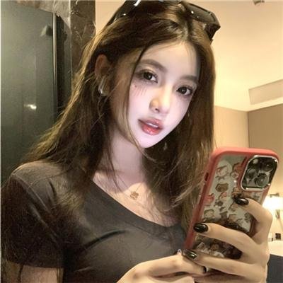 寂寞的人海报